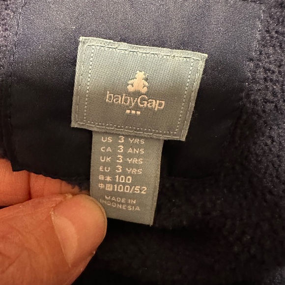 Gap - Picture 5 of 8